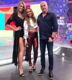 Sabrina Sato feet photo thumbnail