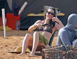 Evangeline Lilly feet photo thumbnail
