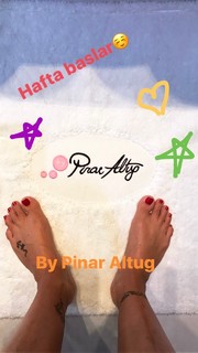 Pinar Altug feet photo thumbnail