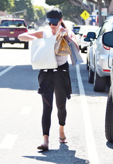 Lea Michele feet photo thumbnail