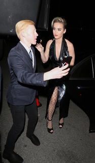 Katy Perry feet photo thumbnail