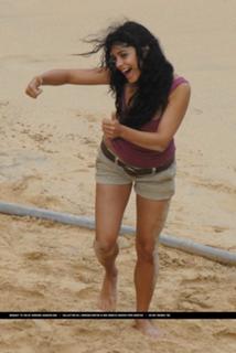 Vanessa Hudgens feet photo thumbnail