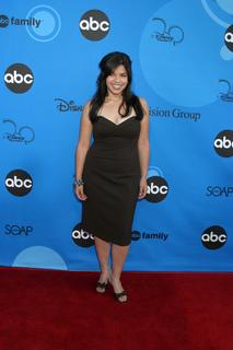 America Ferrera feet photo thumbnail