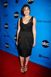 America Ferrera feet photo thumbnail