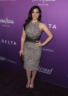 America Ferrera feet photo thumbnail