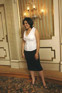 America Ferrera feet photo thumbnail