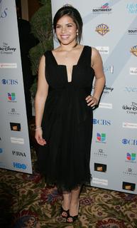 America Ferrera feet photo thumbnail