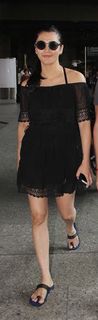 Shruti Haasan feet photo thumbnail