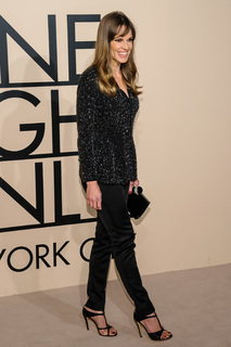 Hilary Swank feet photo thumbnail