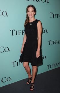 Hilary Swank feet photo thumbnail