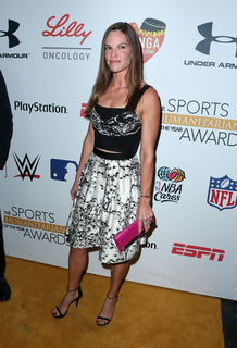 Hilary Swank feet photo thumbnail