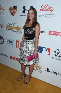 Hilary Swank feet photo thumbnail