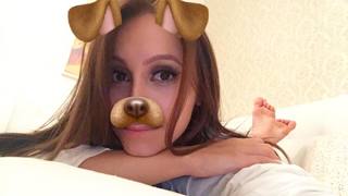 Carla Diaz feet photo thumbnail