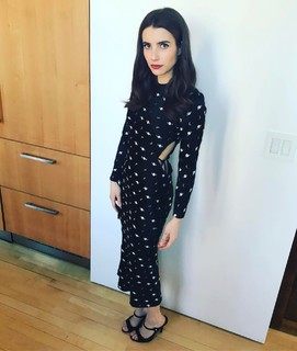 Emma Roberts feet photo thumbnail