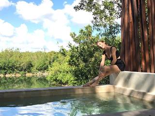 Claudia Lizaldi feet photo thumbnail