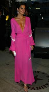 Angie Harmon feet photo thumbnail
