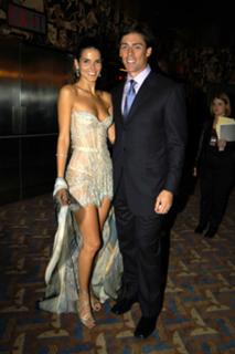 Angie Harmon feet photo thumbnail