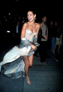 Angie Harmon feet photo thumbnail
