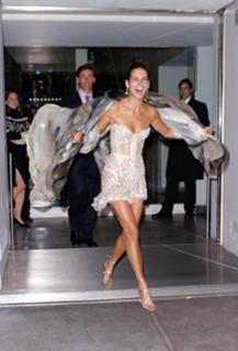 Angie Harmon feet photo thumbnail