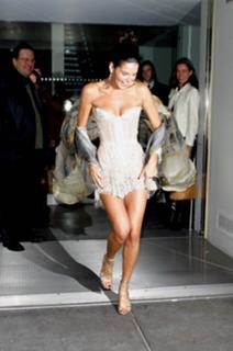 Angie Harmon feet photo thumbnail