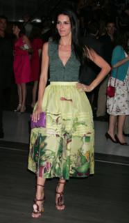 Angie Harmon feet photo thumbnail