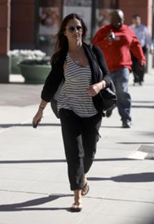 Minka Kelly feet photo thumbnail