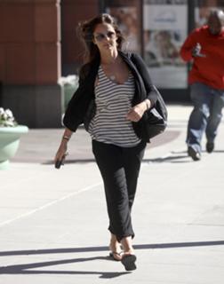 Minka Kelly feet photo thumbnail