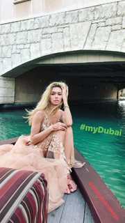 Vera Brezhneva feet photo thumbnail
