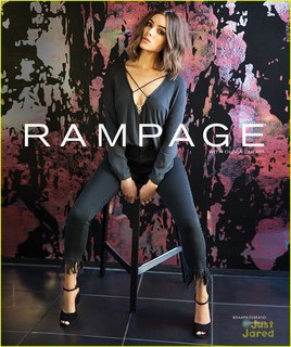 Olivia Culpo feet photo thumbnail