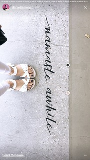 Daniella Monet feet photo thumbnail