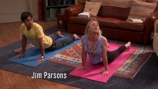 Kaley Cuoco feet photo thumbnail