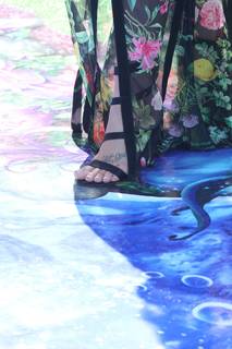 Demi Lovato feet photo thumbnail