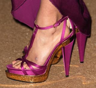 Natalie Portman feet photo thumbnail