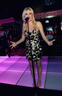 Pixie Lott feet photo thumbnail