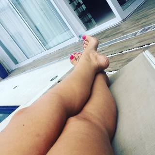 Karin Klemp feet photo thumbnail