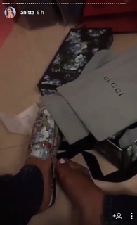 Anitta feet photo thumbnail