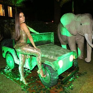 Anitta feet photo thumbnail