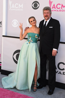 Kelsea Ballerini feet photo thumbnail