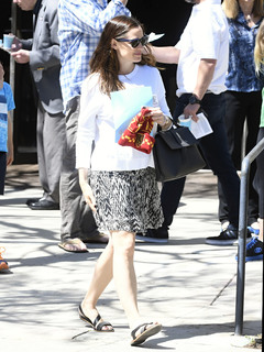 Jennifer Garner feet photo thumbnail
