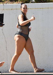 Ashley Graham feet photo thumbnail