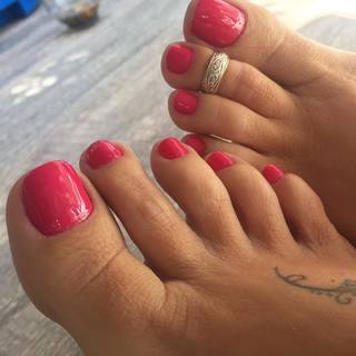 Karin Klemp feet photo thumbnail