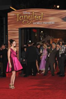 Mandy Moore feet photo thumbnail