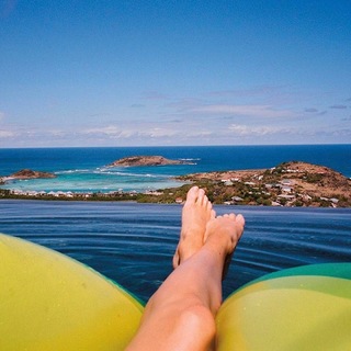Karlie Kloss feet photo thumbnail