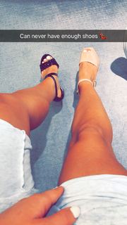 Amanda Saccomanno feet photo thumbnail