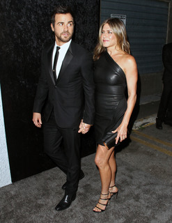 Jennifer Aniston feet photo thumbnail