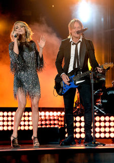 Carrie Underwood feet photo thumbnail