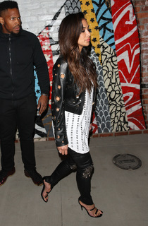Nicole Scherzinger feet photo thumbnail
