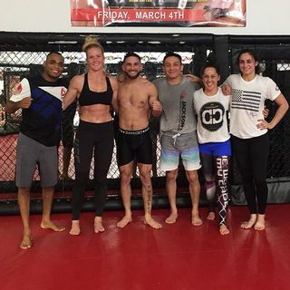Holly Holm feet photo thumbnail