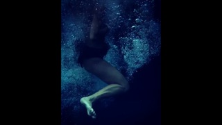 Sabrina Sato feet photo thumbnail