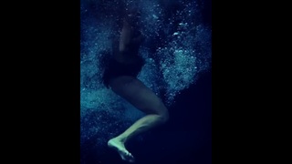 Sabrina Sato feet photo thumbnail
